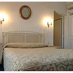 De France 4* Angers