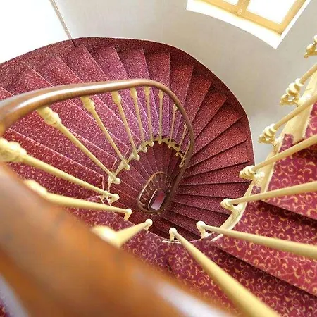 Hotel De France 4*