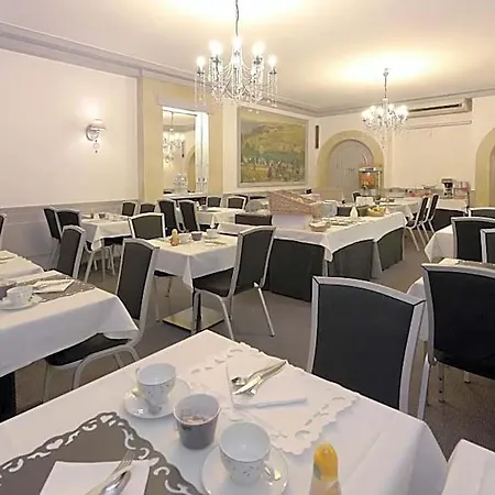 De France 4* Angers
