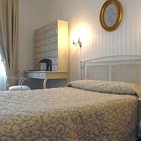 Hotel De France